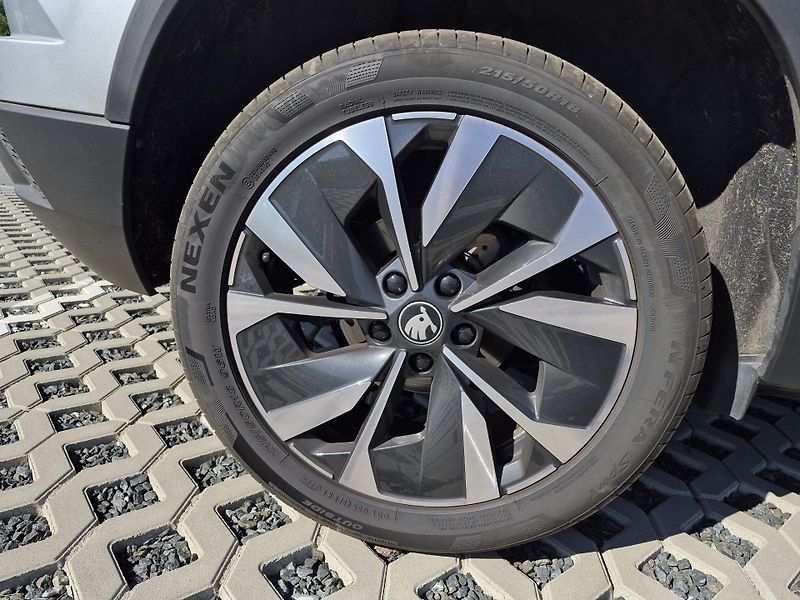 Škoda Karoq (2025) Karoq 1.5 tsi TOP selection  - fotka 8 z 29