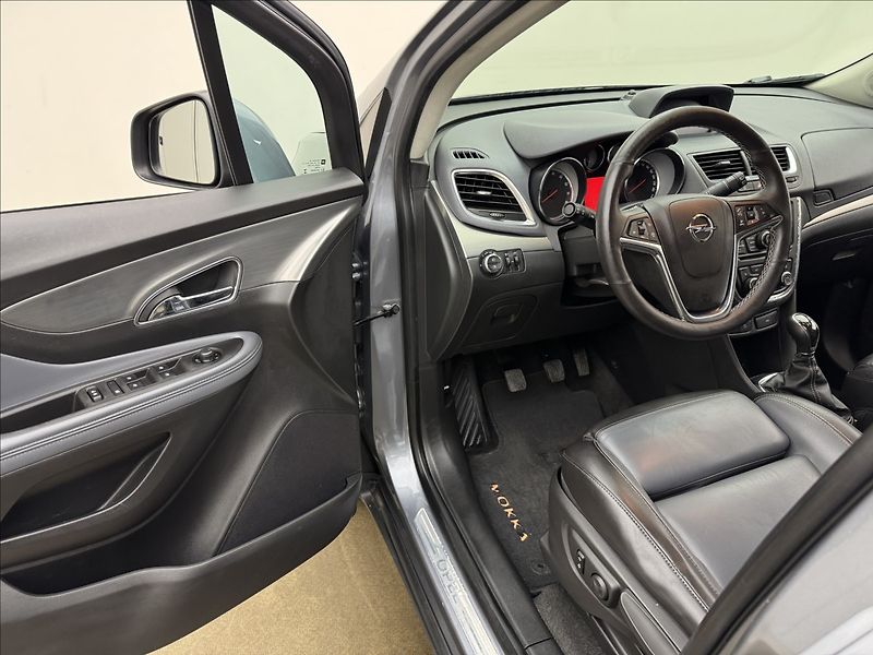 Opel Mokka 1,6 i COSMO KŮŽE VÝHŘEV KAMERA - fotka 22 z 32
