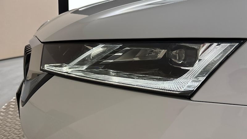 Škoda Octavia 1.4 TSI iV DSG Style - fotka 18 z 26