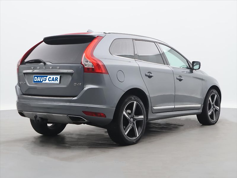 Volvo XC60 2,0 D4 140kW Aut. Summum - fotka 7 z 33