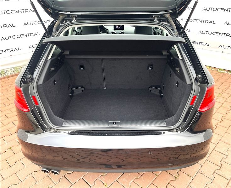 Audi A3 1,4 TFSI  S-line 90kw, Navi , - fotka 10 z 24