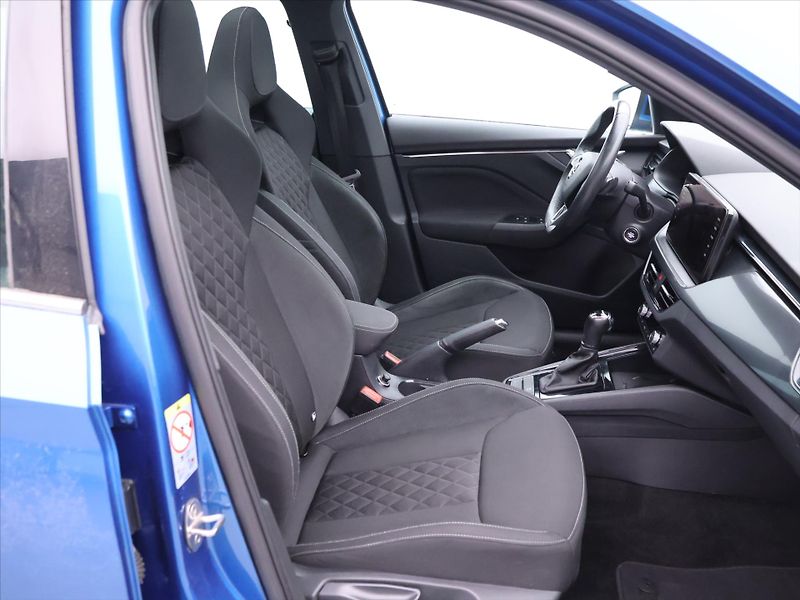 Škoda Kamiq 1,0 TSI DSG Style Sport Virtua - fotka 11 z 35