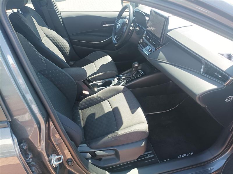Toyota Corolla 2,0 Comfort Tech - fotka 8 z 20