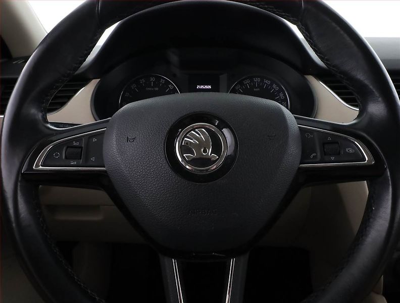 Škoda Octavia (2013) Elegance 1.6 TDI, Serv.kniha - fotka 8 z 14
