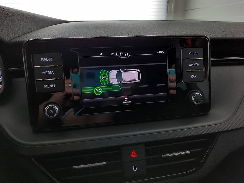 Škoda Kamiq (2019) 1.5 TSI (110kW/150k) Ambition - fotka 16 z 23