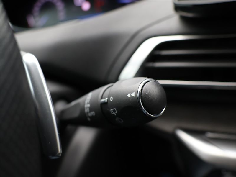 Peugeot 5008 2.0 HDI 130kW GT-line CZ DPH - fotka 21 z 35
