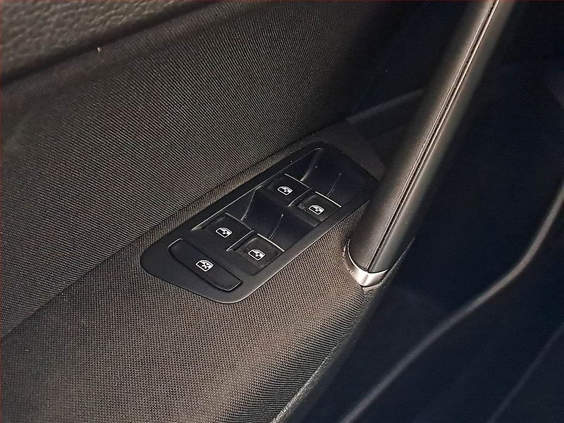 Volkswagen Golf (2019) Highline 1.5 TSI, Tempomat - fotka 16 z 18