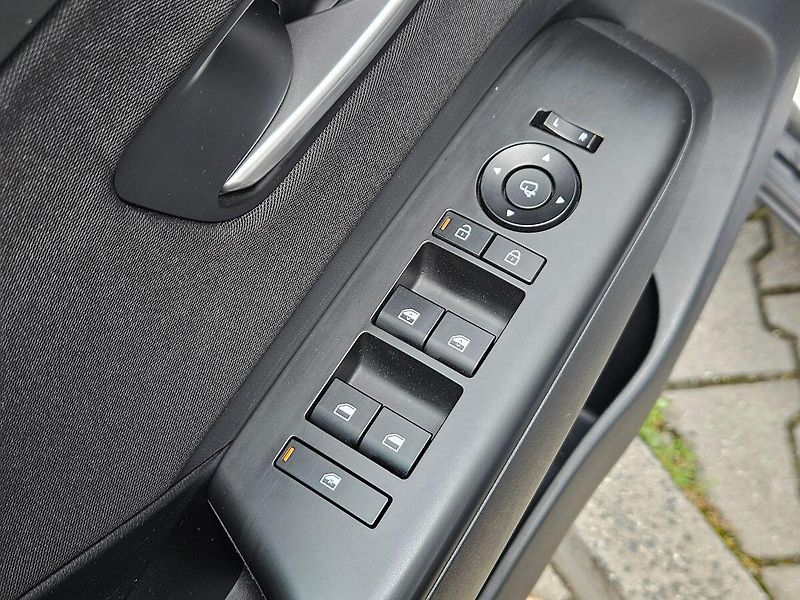 Hyundai Kona 1.0 T-GDi 88kW, Smart, DCT - fotka 11 z 33