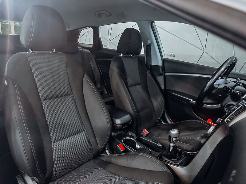 Hyundai i30 1.6CRDi 81kW - fotka 24 z 27