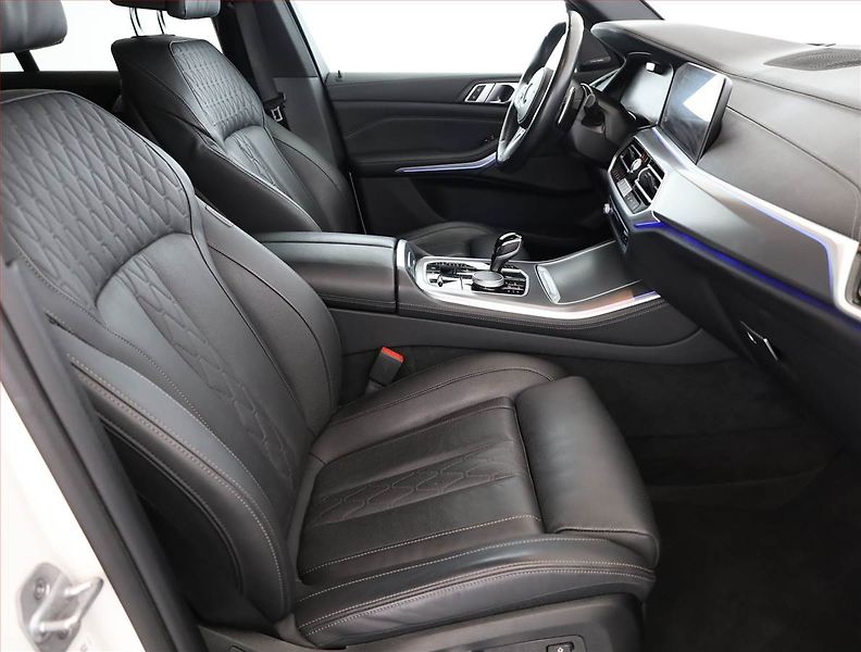 BMW X5 (2023) xDrive30d - fotka 7 z 17