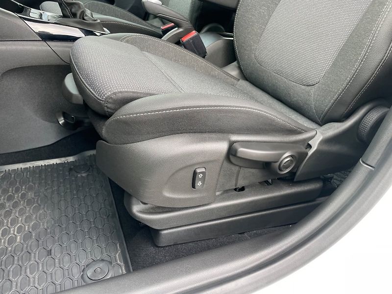 Opel Crossland Elegance 1,2 Turbo, 1. maj, ČR - fotka 27 z 33