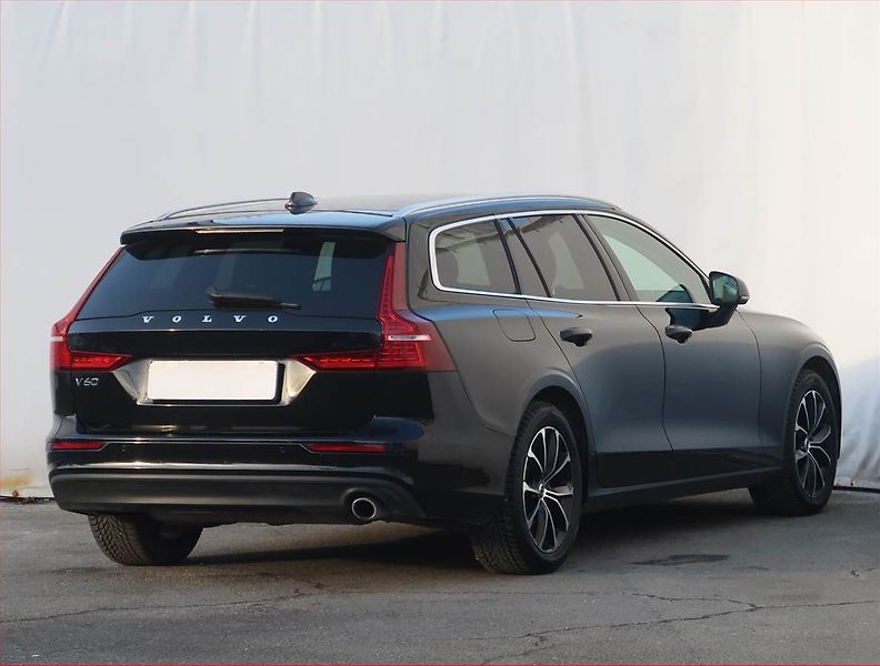 Volvo V60 (2018) D3 2.0, Automat, Serv.kniha - fotka 5 z 24