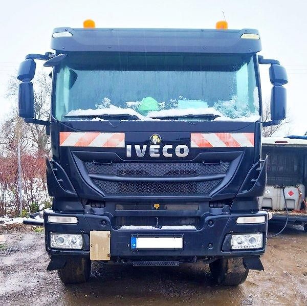 Iveco Trakker (2016) 450 sklápěč 8x4 Eur6 - fotka 3 z 9