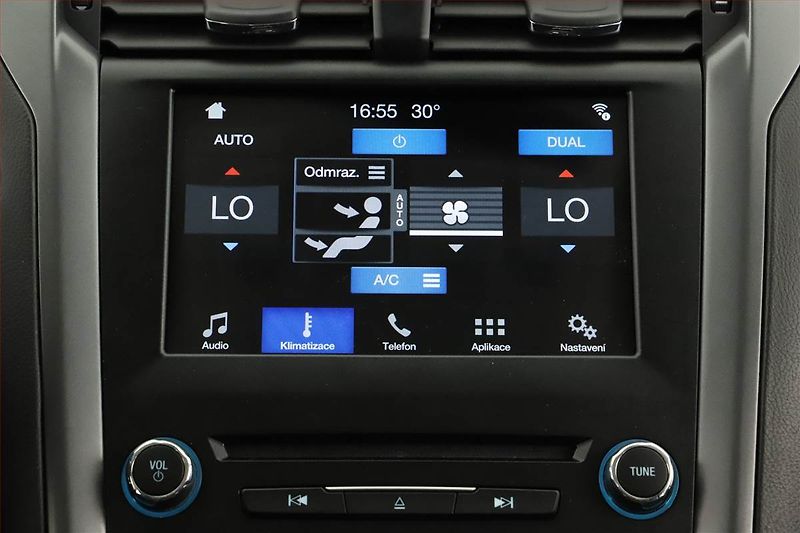 Ford Mondeo (2017) 2.0 TDCI, Automat, Navi - fotka 14 z 21