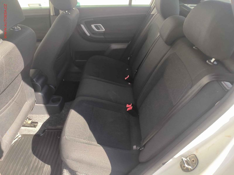 Škoda Fabia (2008) 1.4 16V, ČR, Elegance, AC - fotka 10 z 15
