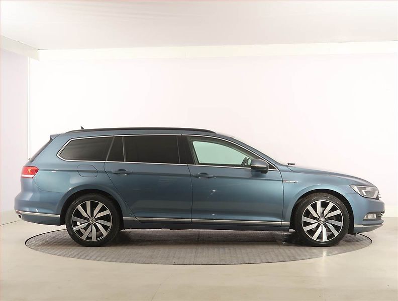 Volkswagen Passat (2018) 2.0 TDI, 4X4, Automat - fotka 6 z 20