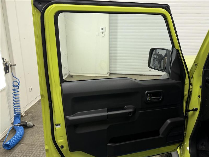 Suzuki Jimny 1,5 75 KW GLX REZERVACE!!! - fotka 17 z 30