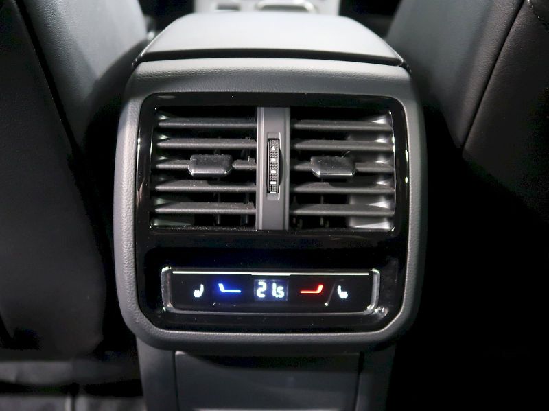 Volkswagen Arteon (2022) SB R-LINE 2.0TSI 206KW 4x4 DSG - fotka 40 z 42