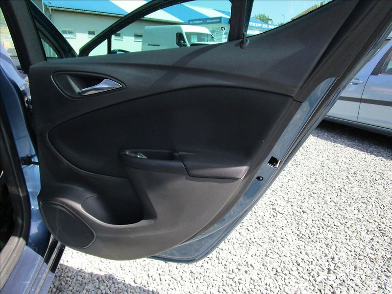 Opel Astra 1.4 Turbo Enjoy, 2. maj. - fotka 24 z 38