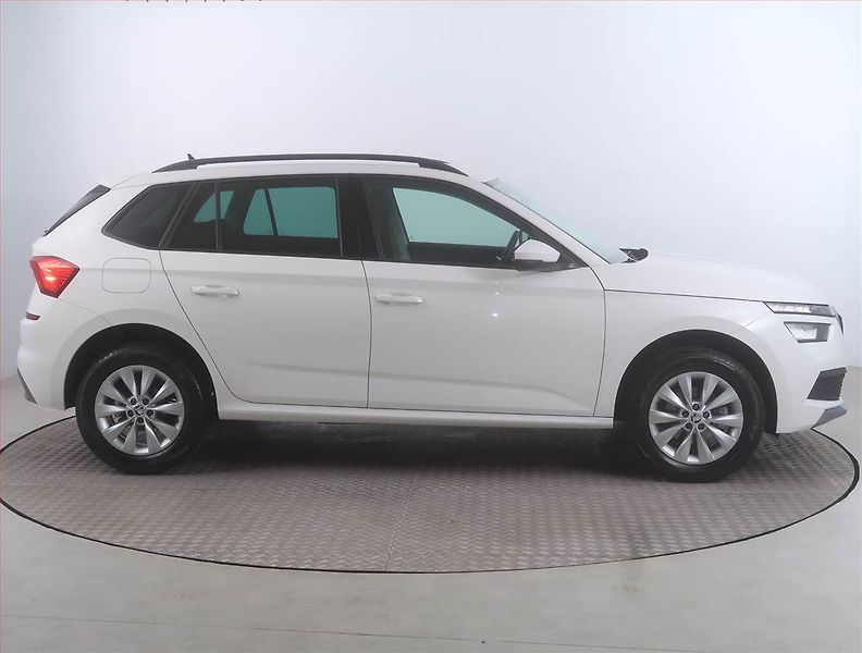 Škoda Kamiq (2023) Ambition 1.0 TSI, Tempomat - fotka 6 z 16