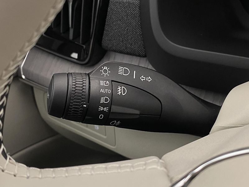 Volvo XC90 (2026) T8 AWD Plug-in BRIGHT PLUS 7m - fotka 33 z 71