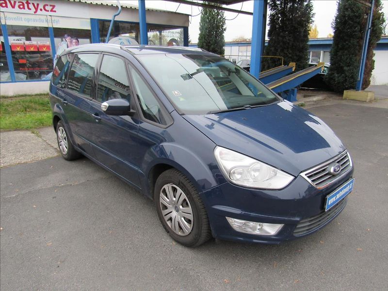 Ford Galaxy 2,0 i Comfort 107KW 7 Míst - fotka 3 z 27