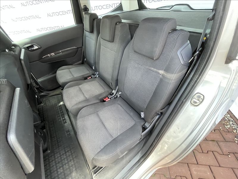 Peugeot 5008 1,6 HDi,80kW,STK 7/28 - fotka 21 z 21