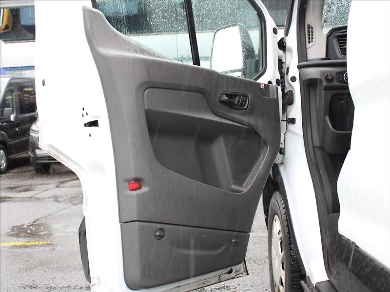 Ford Transit 2,0 TDCi L3H2 153tkm.ČR 2023 - fotka 9 z 17