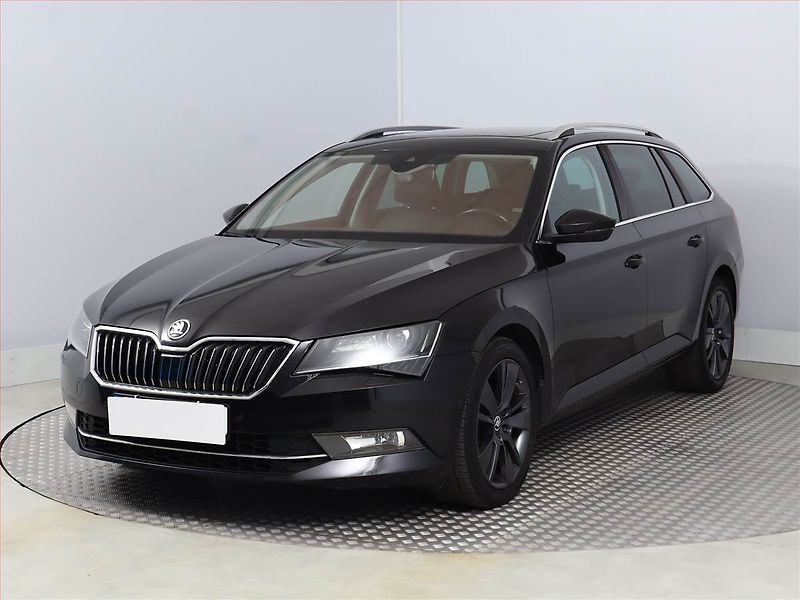 Škoda Superb (2016) Style 2.0 TDI, Automat - fotka 2 z 24