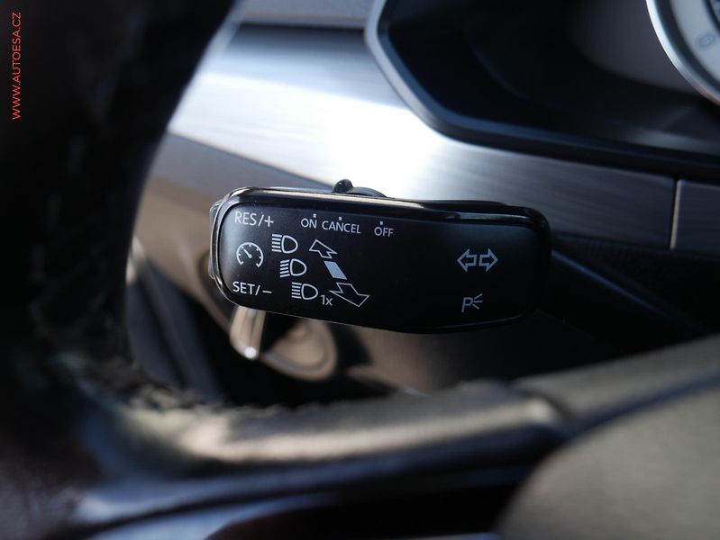 Škoda Superb (2019) 2.0 TDi, Ambition, navi, LED - fotka 16 z 19