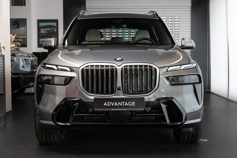 BMW X7 xDrive 40d LED/360 - fotka 2 z 31