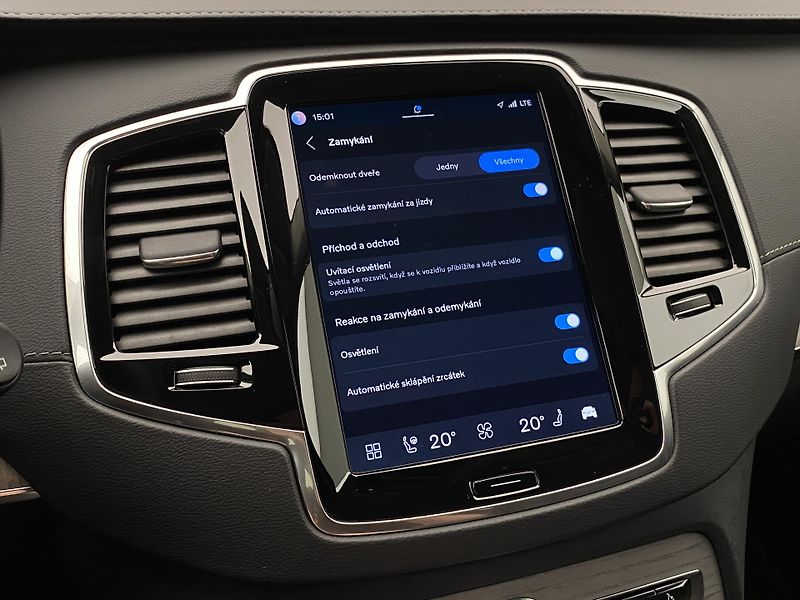 Volvo XC90 T8 AWD RECHARGE PLUS DARK CZ - fotka 59 z 73