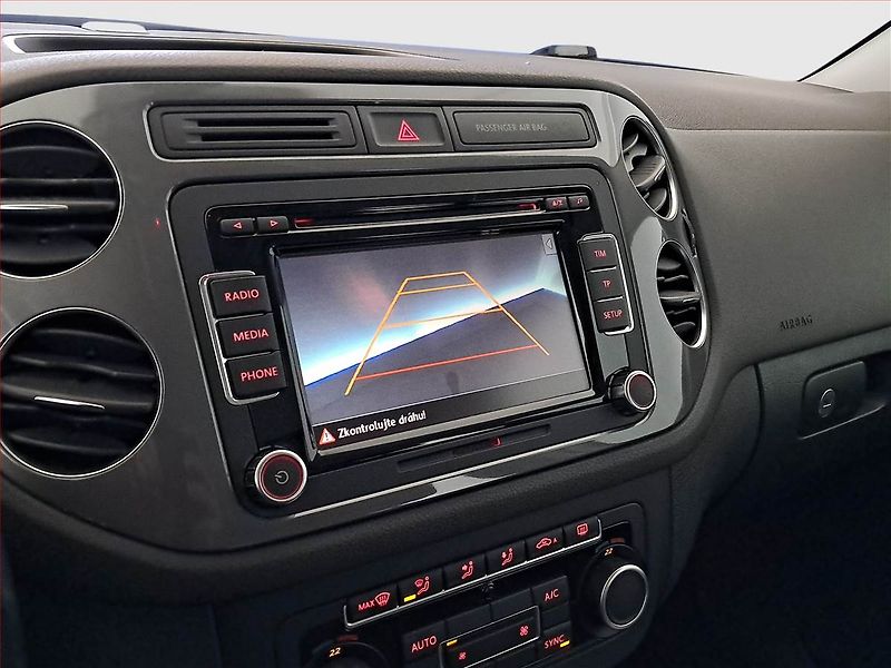Volkswagen Tiguan (2013) 2.0 TDI, 4X4, Serv.kniha - fotka 17 z 17