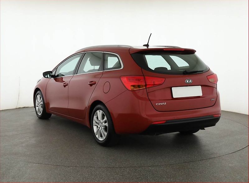 Kia Ceed (2014) 1.6 CRDi, ČR,1.maj, Serv.kniha - fotka 4 z 17