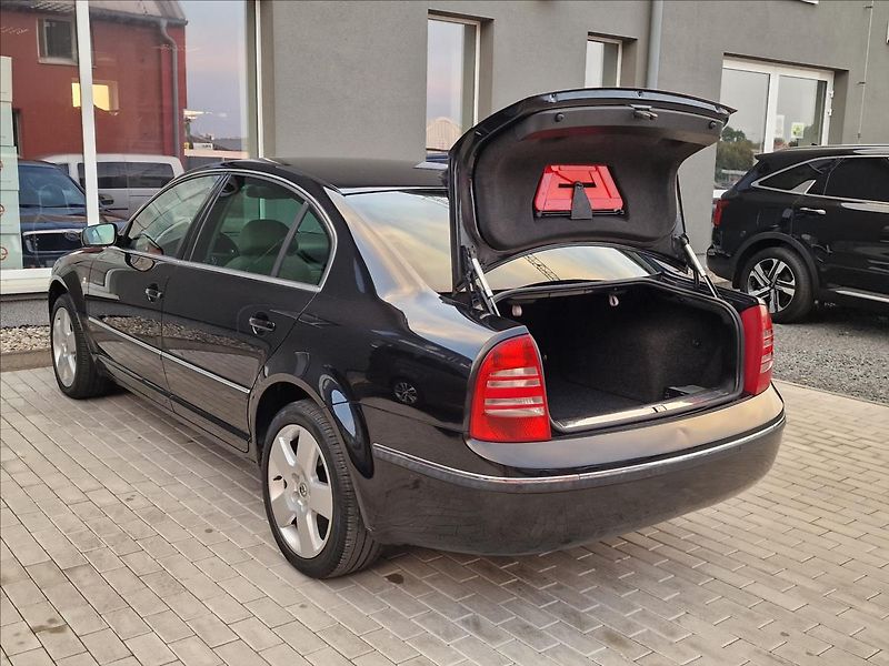 Škoda Superb 2.5 TDI  V6 120kW Elegance,ČR - fotka 33 z 46