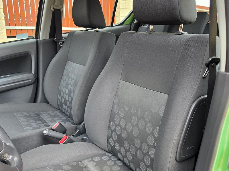 Suzuki Splash 1.2i 63kW KLIMA*REZERVACE* - fotka 13 z 46