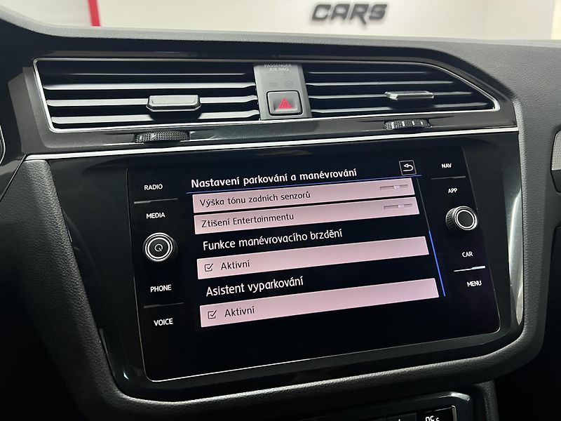 Volkswagen Tiguan IQ.DRIVE, 2.0 TSI 140 kW, 4x4 - fotka 33 z 44