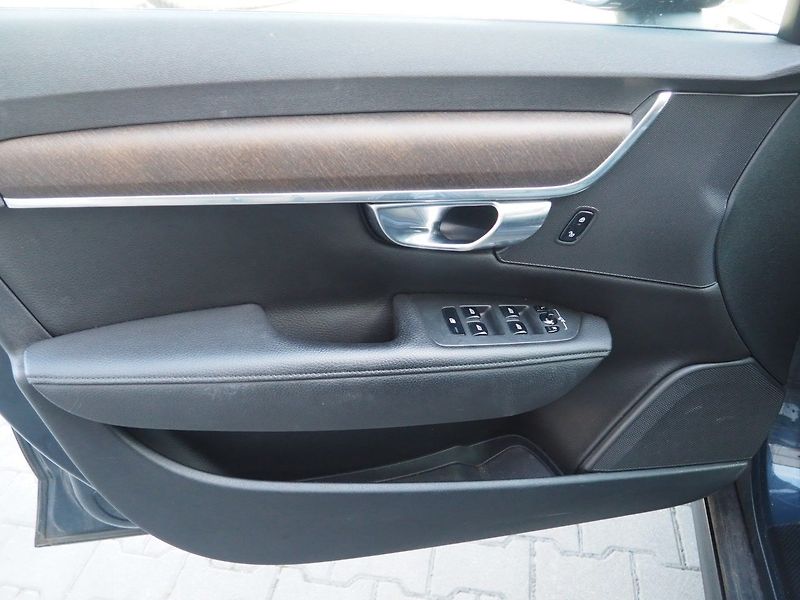 Volvo V90 (2018) D5, 173 kW, AWD, AT - fotka 9 z 46
