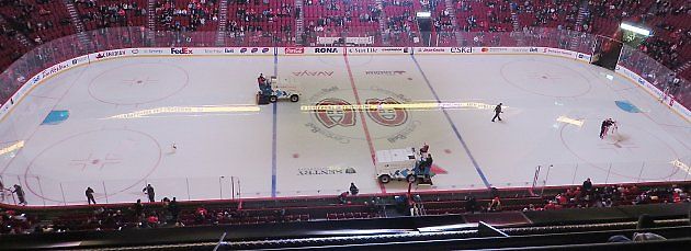 Rolby Zamboni na ledě Bell Centra, kde hraje svá domácí utkání tým Montreal Canadiens., zdroj: Wikimedia Commons, Ken Lund, CC BY-SA 2.0