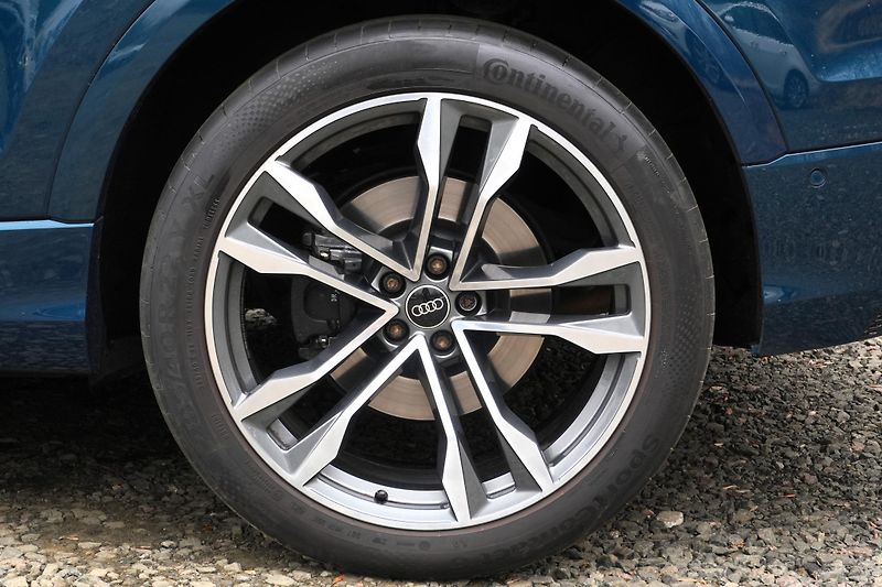 Audi SQ8 4.0 TFSI, ČR, Tažné, Matrix - fotka 5 z 44
