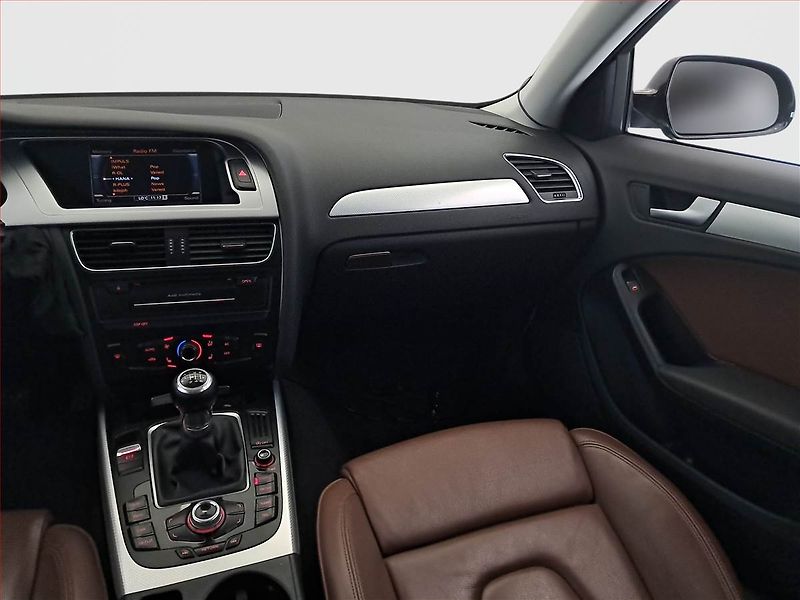 Audi A4 (2009) 2.0 TFSI, Serv.kniha, Navi - fotka 8 z 19
