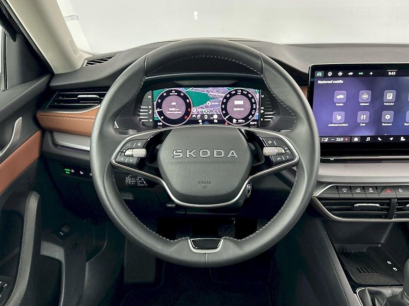 Škoda Octavia (2025) 1.5TSI 110kW Exclusive Selecti - fotka 9 z 37