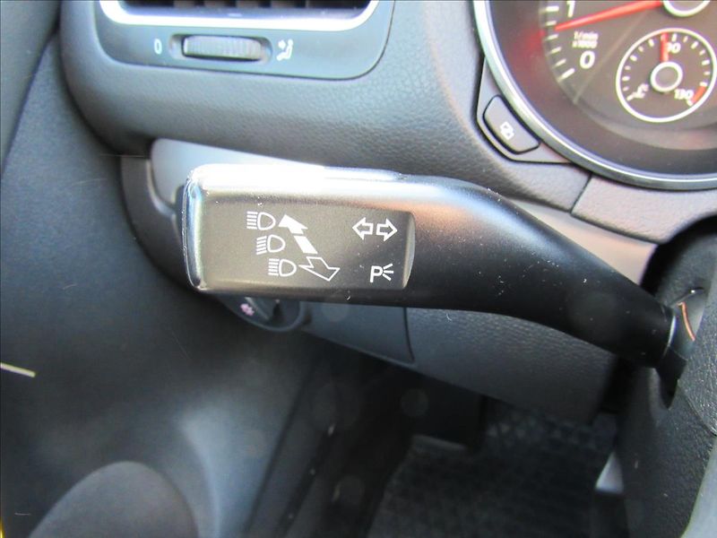 Volkswagen Golf 1,4 59kW - fotka 20 z 28