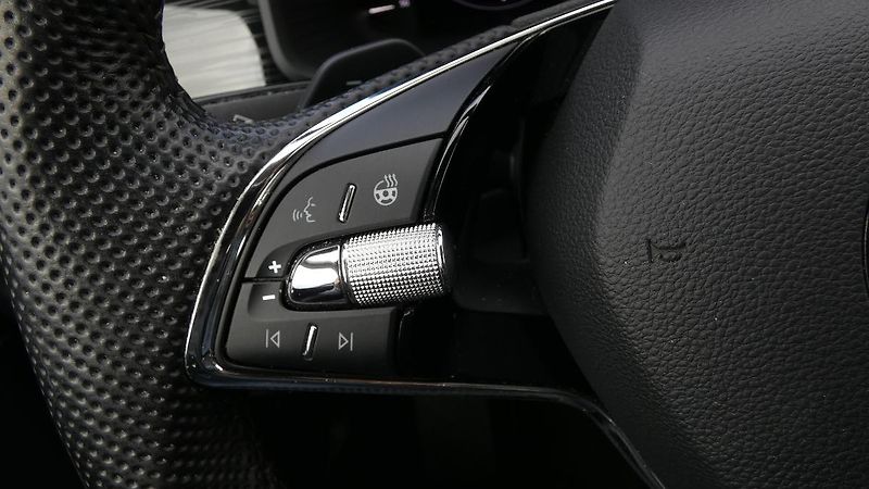 Škoda Kodiaq 2,0 TSI DSG 4x4 STYLE - fotka 12 z 26