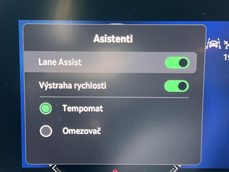 Škoda Superb 2.0 TDi Selection ČR - fotka 19 z 20