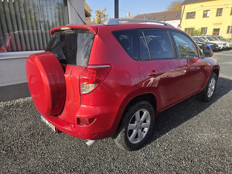 Toyota RAV4 2.2D 100KW 4x4 cz - fotka 4 z 16