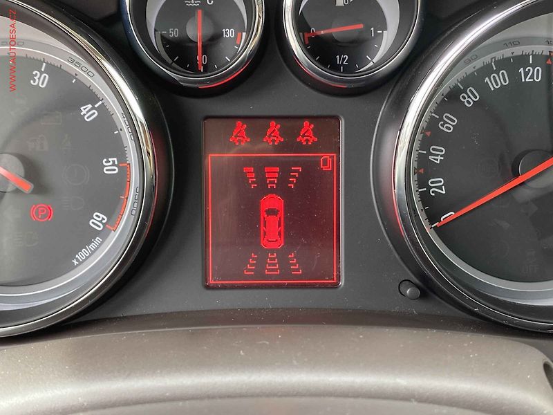 Opel Zafira (2014) 1.6 CDTi, 1.maj, AC, TZ, navi - fotka 16 z 17