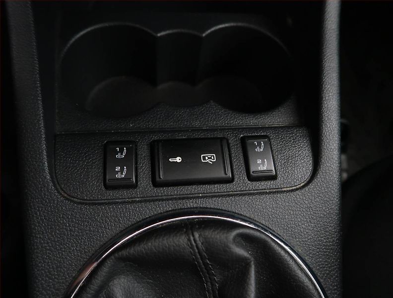 Škoda Fabia (2014) Elegance 1.4 16V, Serv.kniha - fotka 16 z 19