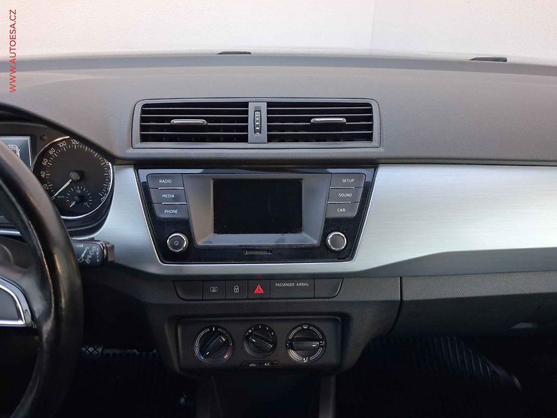 Škoda Fabia (2017) 1.2 TSi, ČR, AC, temp - fotka 12 z 16
