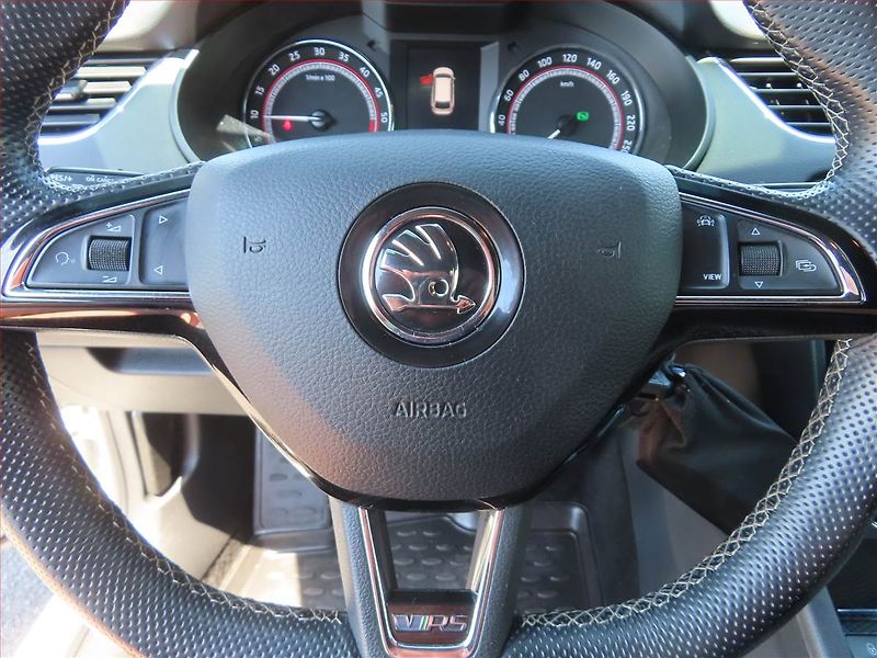 Škoda Octavia (2018) RS 2.0 TDI 4x4 DSG, 4X4 - fotka 18 z 22